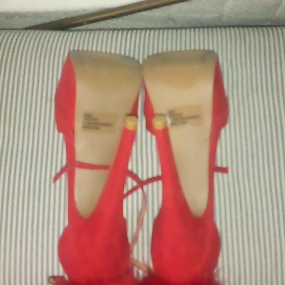 Qupid Red Faux Fur 3 in heels Size 7 - Picture 5 of 5